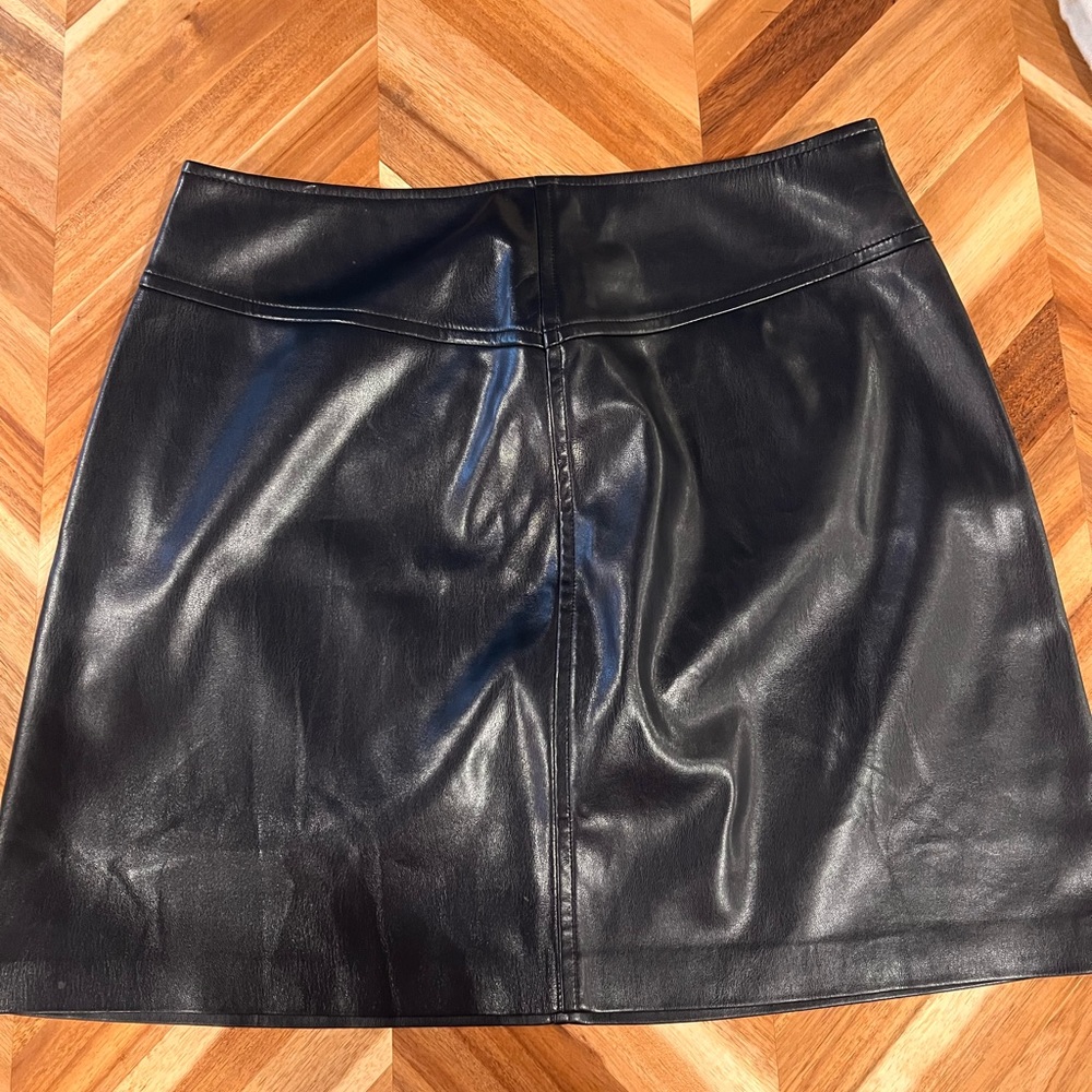 SUNDAYS WE ARE SUNDAYS‎ FAUX LEATHER SKIRT - Picture 3 of 3